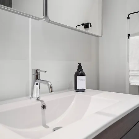 The Nomad Saint Jacques Apartment Montreal Exterior photo