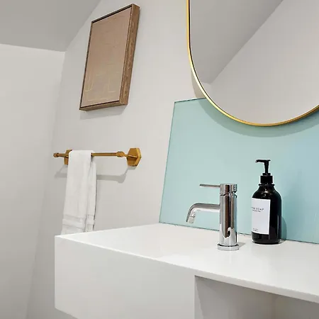 The Nomad Saint Jacques Apartment Montreal Exterior photo