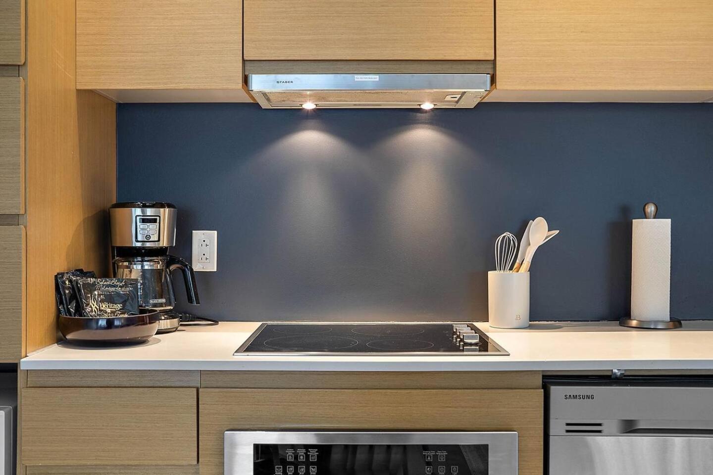 Apartment The Nomad Saint Jacques Montreal