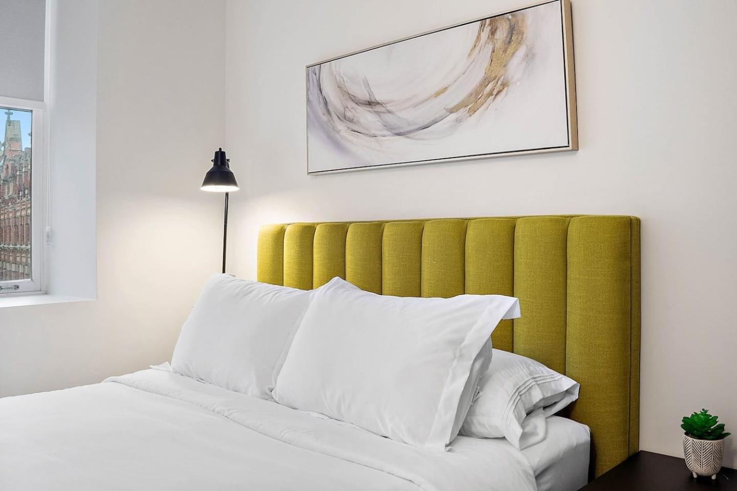 The Nomad Saint Jacques Apartment Montreal