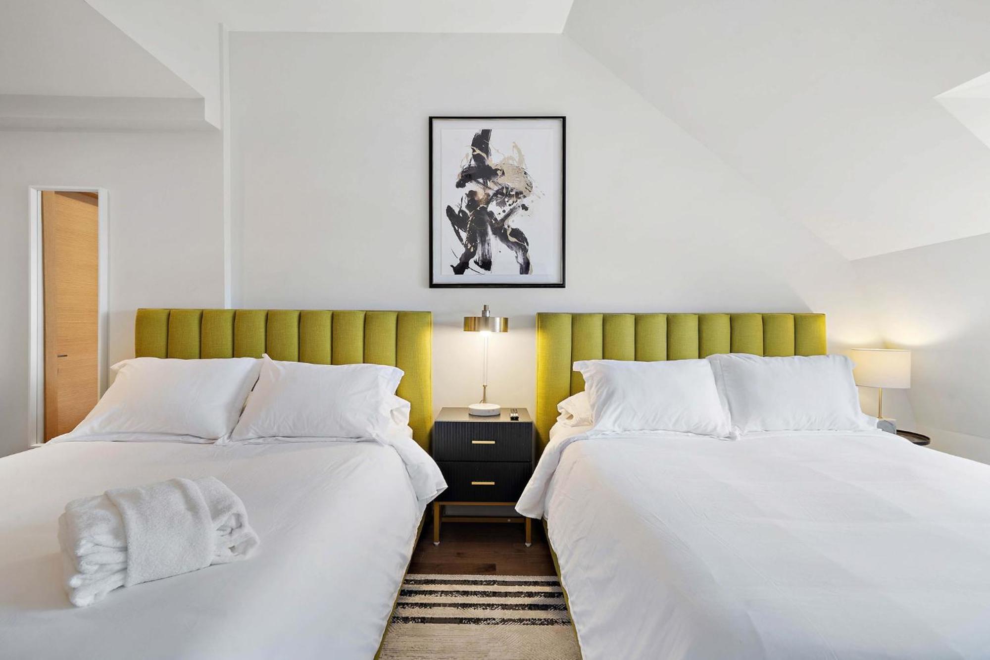 The Nomad Saint Jacques Apartment Montreal